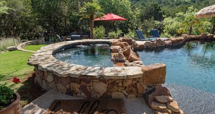 Hermosa casa de lujo de 3600 pies cuadrados en 11 acres. A minutos del lago Travis.