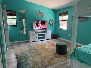 4 chambres, fer et planche à repasser, lit parapluie, Wi-Fi gratuit