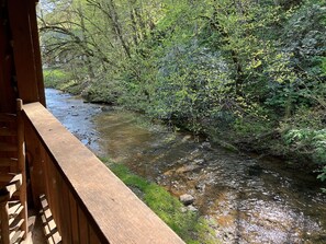 Property grounds - 2 bed 2 bath with hot tub! Near Gatlinburg and Dollywood. (Pigeon Forge)