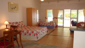 1 chambre, fer et planche Ă repasser, Wi-Fi gratuit, draps fournis