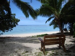 On the beach, beach towels - Aroa Beachfront House - Starlink Internet (Rarotonga)