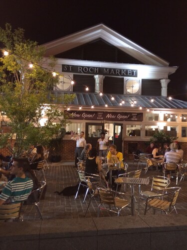A Beautiful Jewel Box... This House Is Painted Black ! 