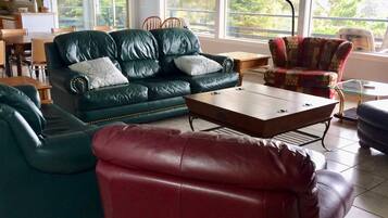 Smart-TV, Kamin, Tischfußball