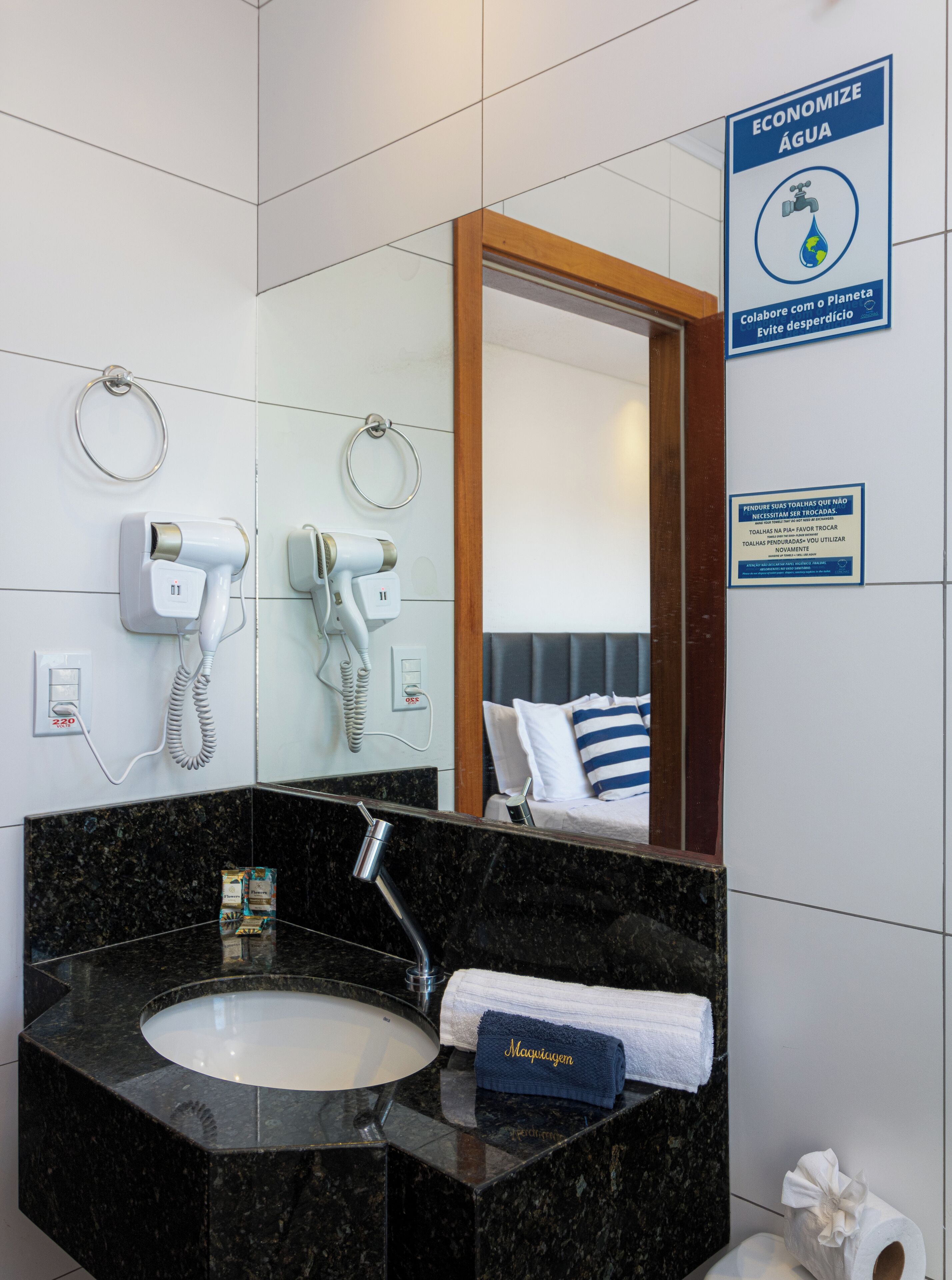 deluxe double room | bathroom | shower, free toiletries, hair dryer, towels