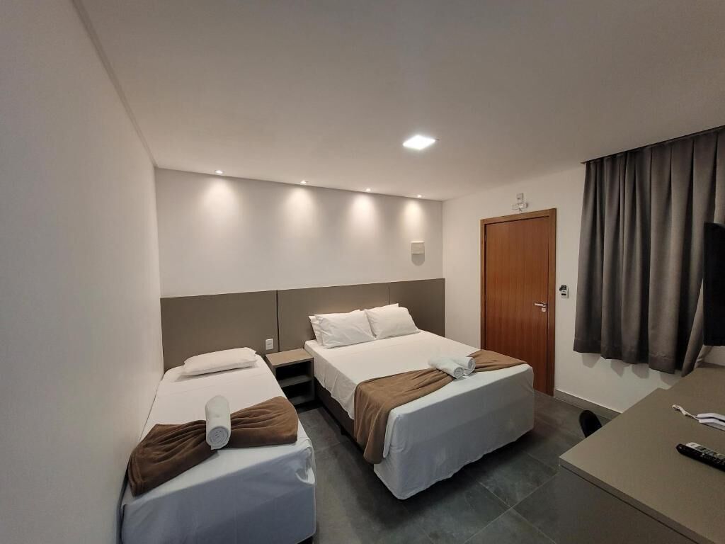 Minibar, bureau, espace de travail pour ordinateur portable