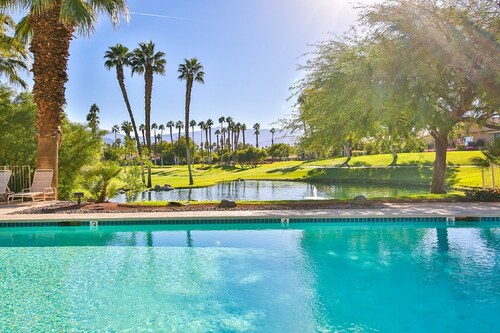 Palm Desert Dream Getaway on Palm Valley Golf Course! 