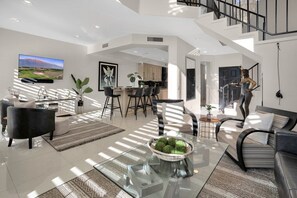 Smart TV, fireplace