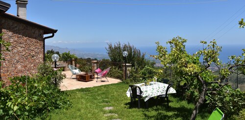 Casa Greli is the ideal place for those who love the sea and the mountains