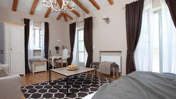 5 sovrum, skrivbord, strykjÀrn/strykbrÀda och resesÀng