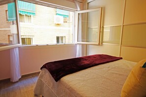 2 chambres, fer et planche à repasser, Wi-Fi gratuit, draps fournis