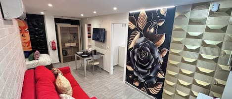 Älytelevisio, kirjoja, musiikkikirjasto, stereot