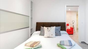 2 dormitorios, tabla de planchar con plancha, wifi gratis y ropa de cama