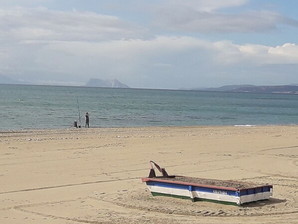 Una spiaggia nelle vicinanze
