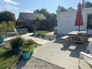 Outdoor dining - casa rosa is waiting for you (Fort-Mahon-Plage)