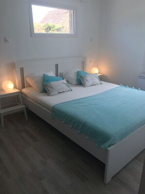 3 bedrooms, iron/ironing board, travel crib - casa rosa is waiting for you (Fort-Mahon-Plage)