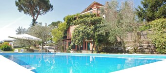 Quiet, in the roman countryside, at the gates of the city with pool and WiFi.