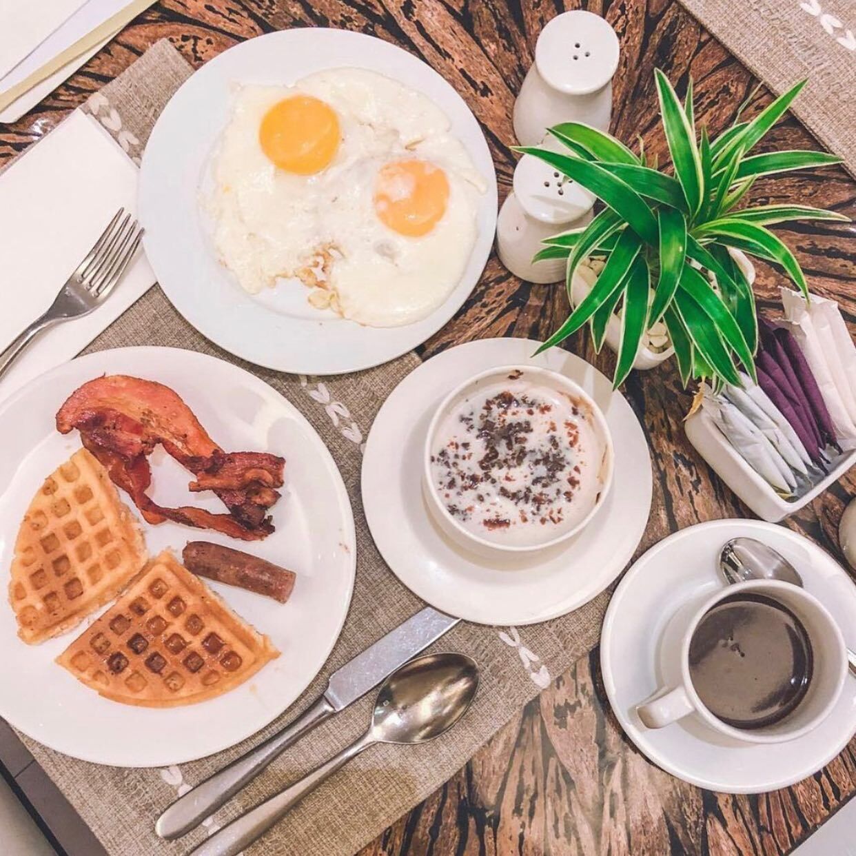daily cooked-to-order breakfast (php 550 per person)