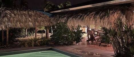 حمّام سباحة خارجي