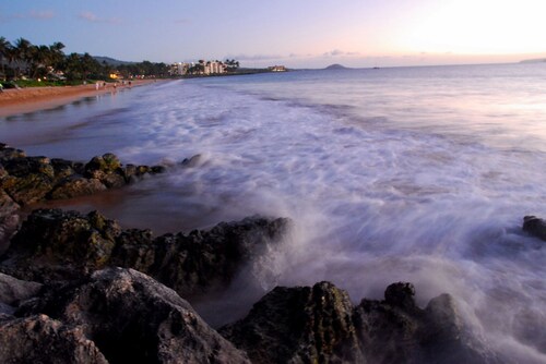 Family Friendly Condo w/Loft & Steps from Charley Young/Kam 1 Beach