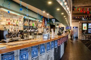 Bar (on property) - Figtree Hotel (Figtree)