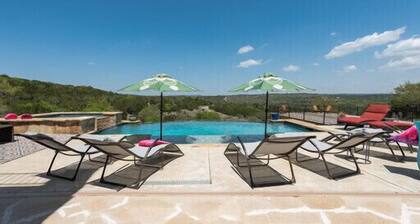 Gorgeous 4900 square foot pool & spa home minutes from Lake Travis and winery