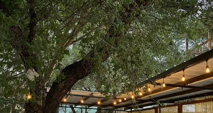 Kaunis Riverfront Home näköalalla concierge ja ilmainen sukkula