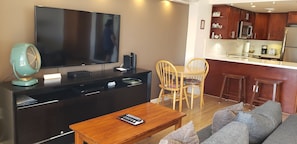 Smart TV, DVD player
