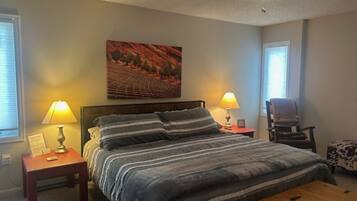 3 bedrooms, iron/ironing board, travel crib, WiFi