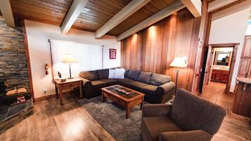 Smart-TV, Kamin, DVD-Player