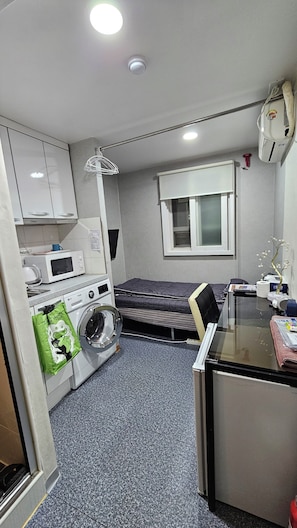 Economy Single Room, 1 Twin Bed (Self C/I, Guest must contact property) | Free WiFi, bed sheets - Stella Hostel (Seoul)