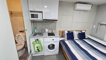 Double Room | Free WiFi, bed sheets