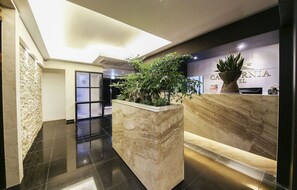 Lobby - California Hotel (Guri)