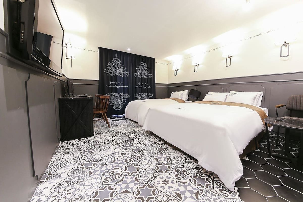 Phòng 2 giường đơn Deluxe | Bộ trải giường bằng vải cotton Ai Cập, bộ đồ giường cao cấp 