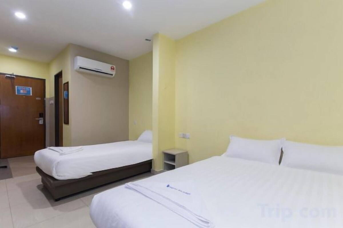 Standard Triple Room No Window