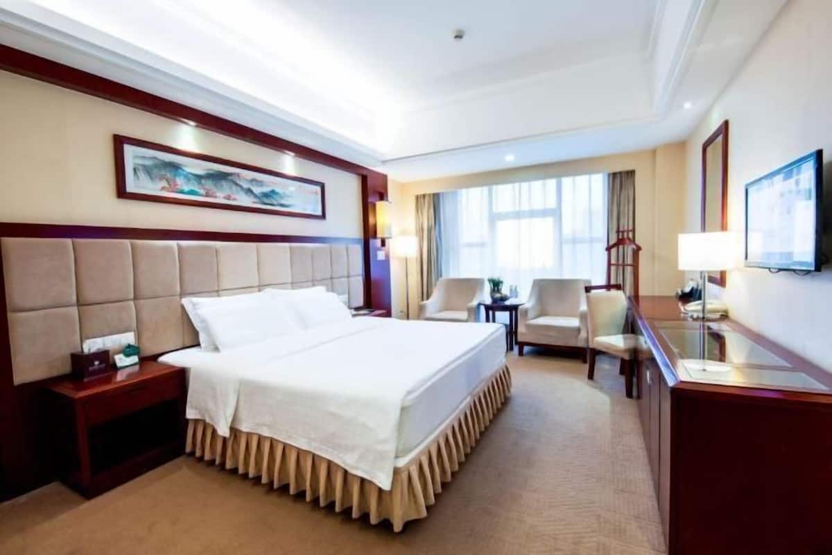 Minibar, in-room safe, desk, blackout drapes