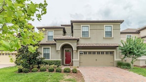 Front of property - Shv1192ha - 8 Bedroom Villa In The Retreat at Champions Gate, Sleeps Up To 20, Just 9 Miles To Disney (Davenport)