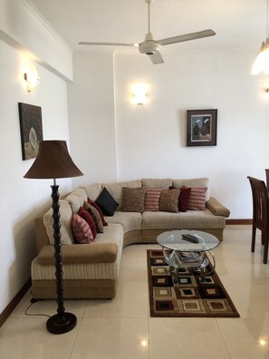 Lobby - Hedges Court Residencies Town Hall-2 Room 3 Bed Apartment (Colombo)