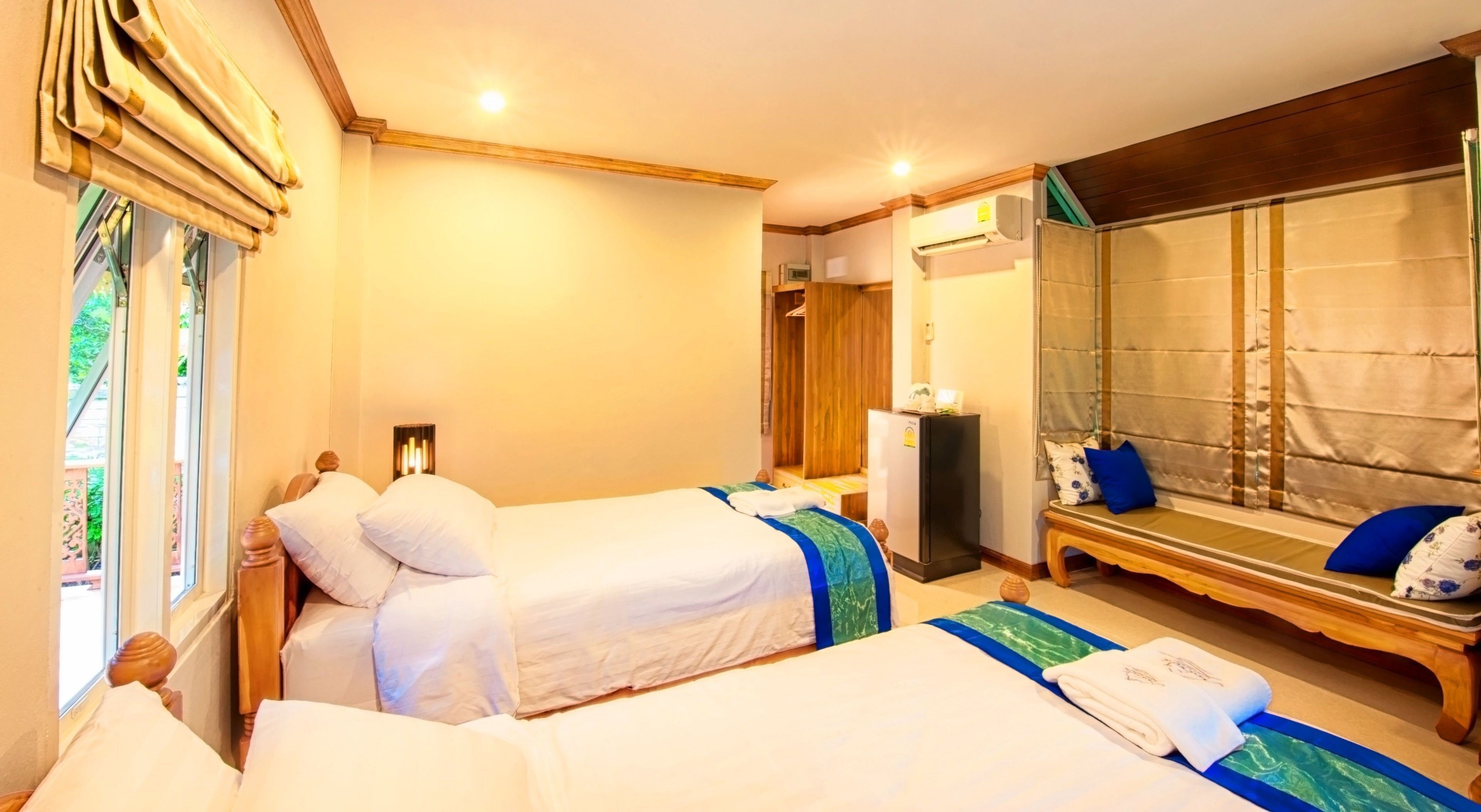 Minibar, desk, rollaway beds, free WiFi