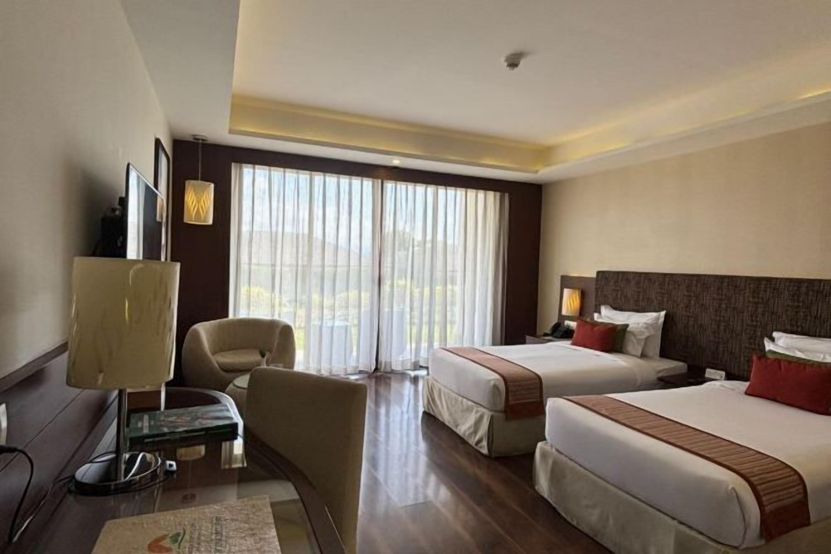 1 makuuhuone, minibaari, tallelokero huoneessa, työpöytä