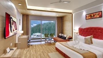 Family Room, Balcony | Premium bedding, minibar, in-room safe, desk