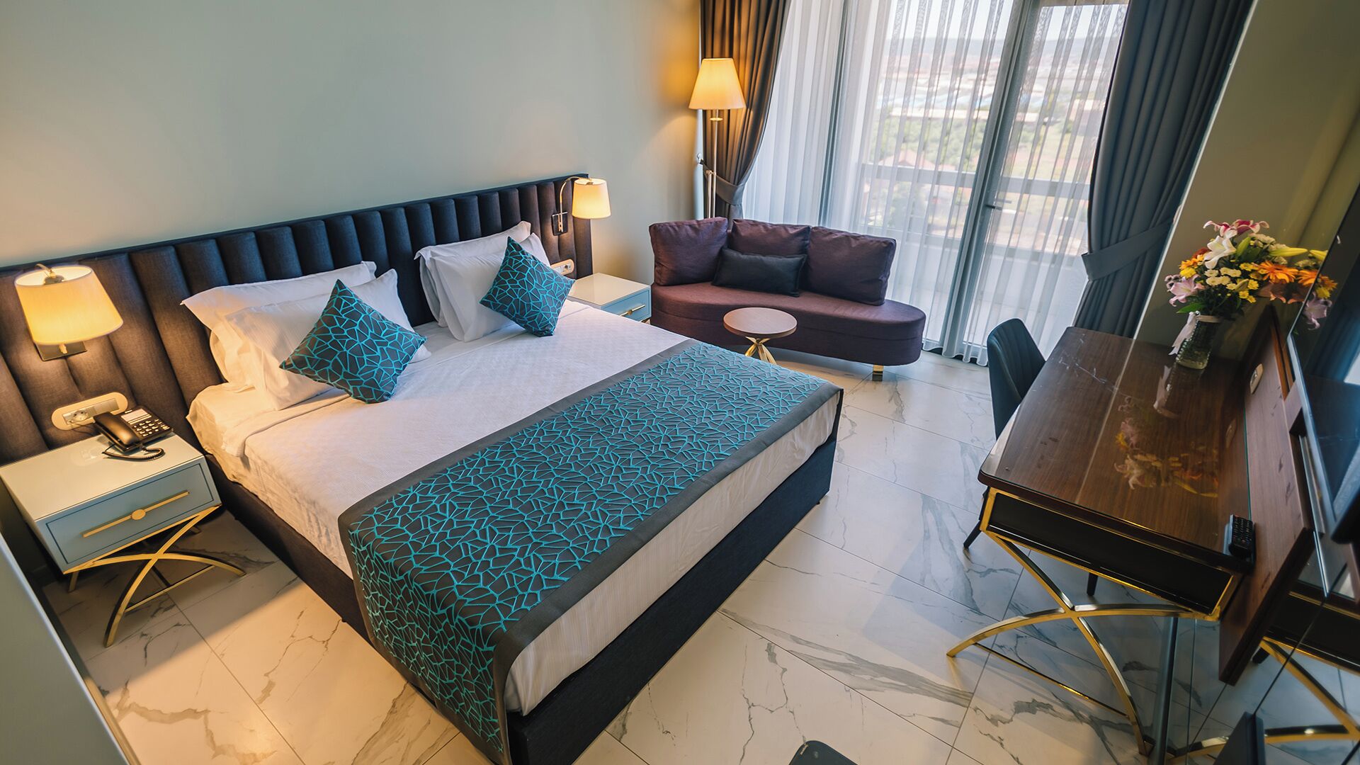 deluxe double room, 1 king bed, non smoking, city view | egyptian cotton sheets, premium bedding, down duvets, minibar