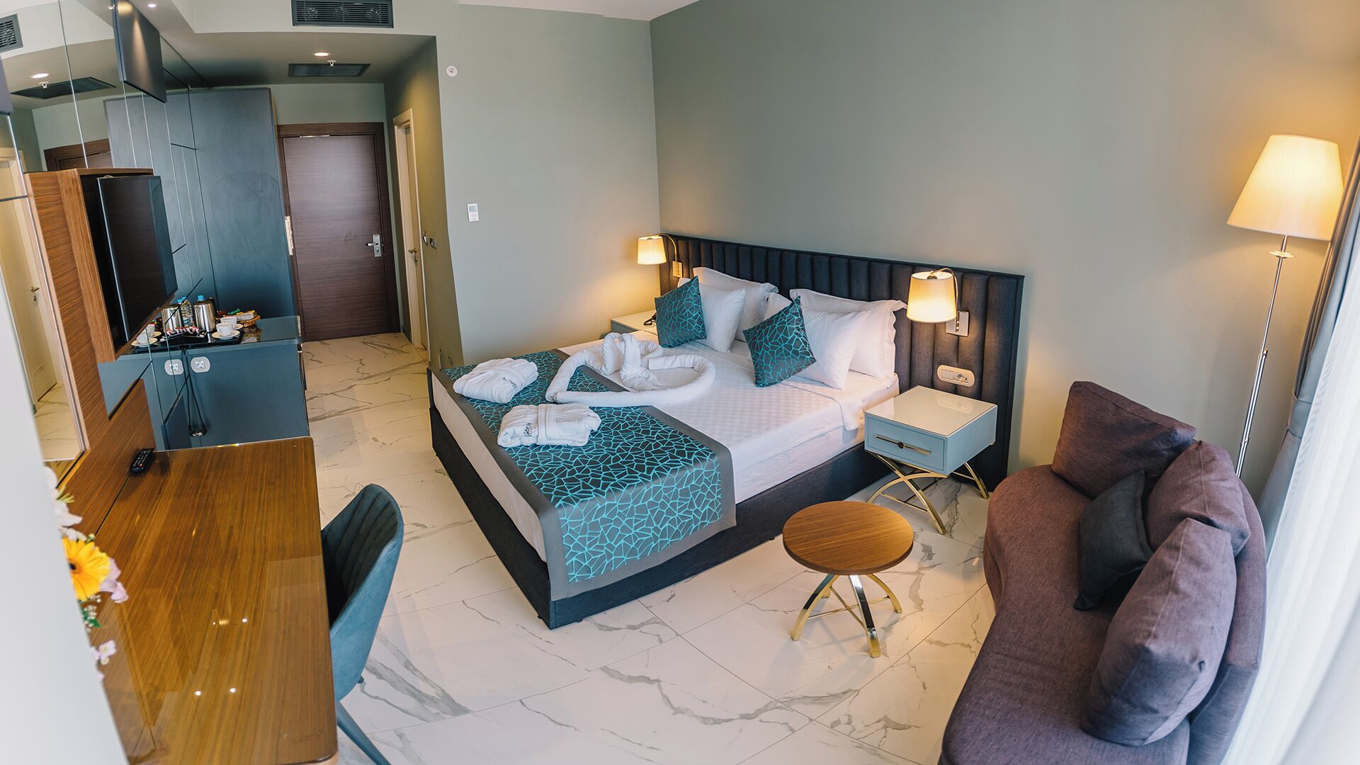 deluxe double room, 1 king bed, non smoking, city view | egyptian cotton sheets, premium bedding, down duvets, minibar