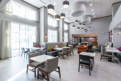 Hampton Inn & Suites Dallas East