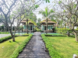 Deluxe Pool View Villa | Caja fuerte, cortinas opacas, sistema de insonorización y wifi gratis