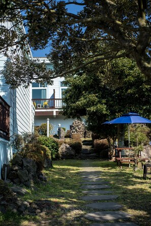 Majoituspaikan sisäänkäynti