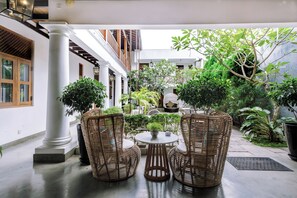 Outdoor dining - Yara Galle Fort (Galle)