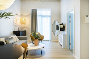 B - Two bedroom | Living area | Smart TV, Netflix - The Beach apartments by Daniel&Jacob’s (Copenhagen)