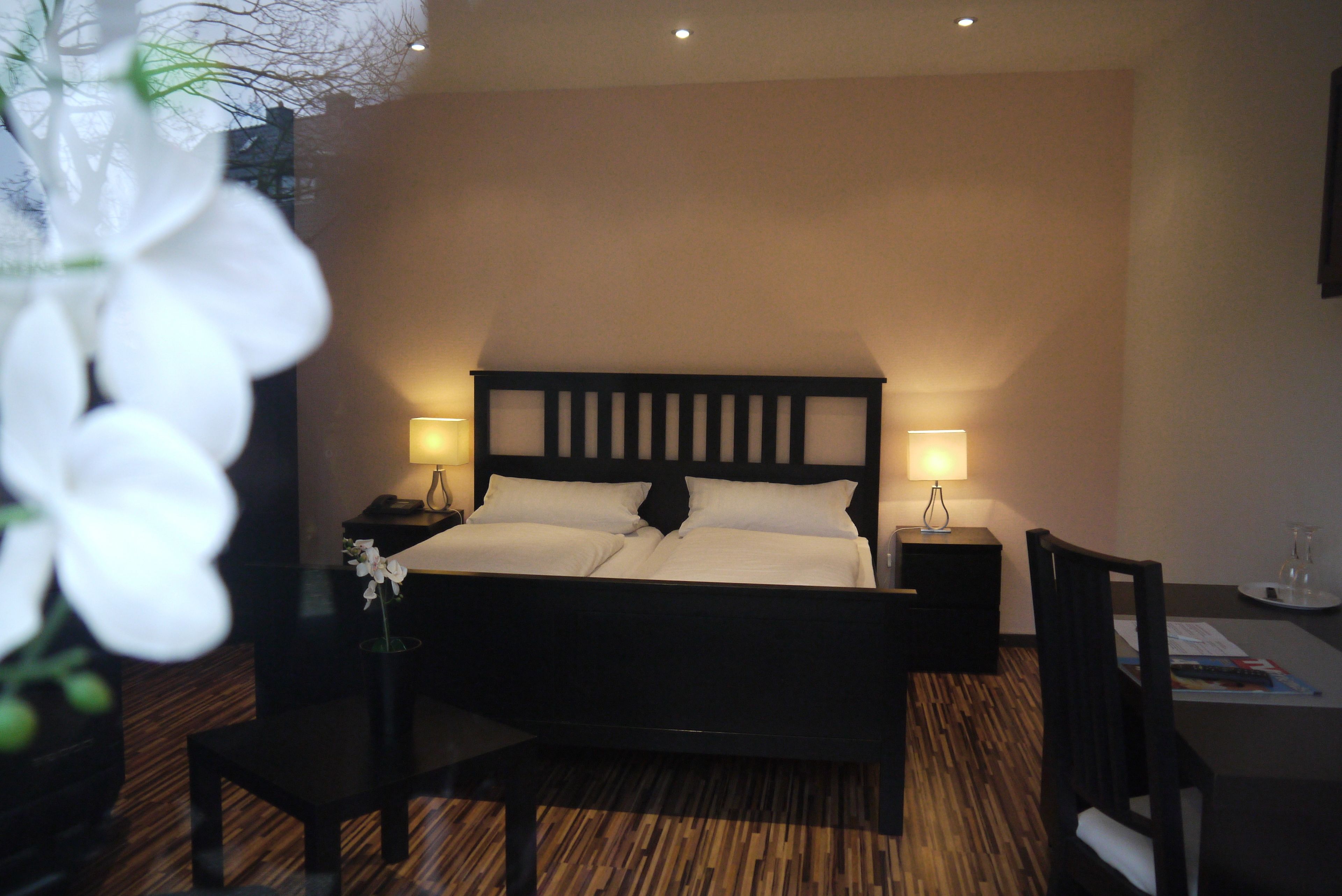 double room, ensuite | in-room safe, free wifi, bed sheets