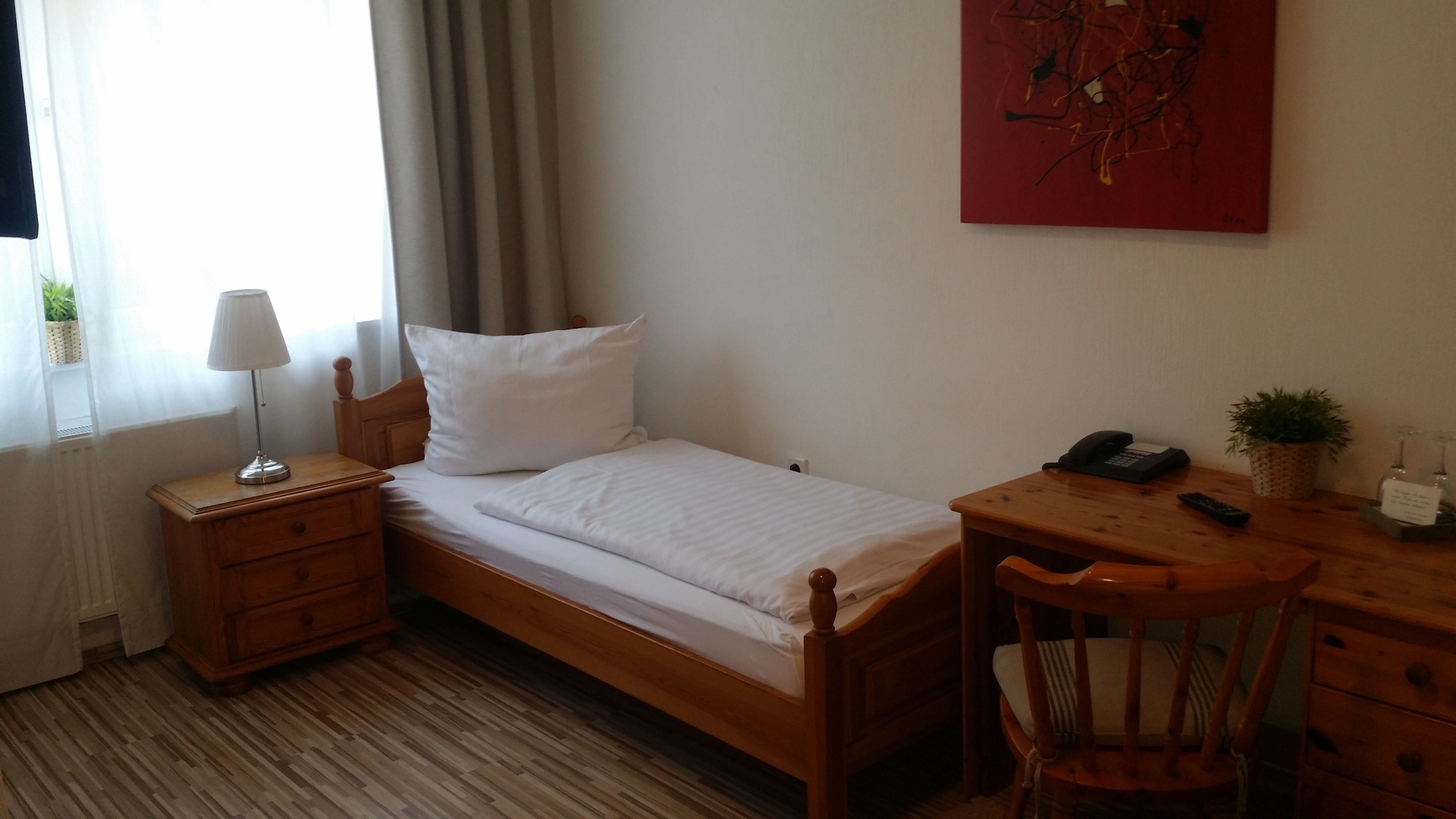 twin room, ensuite | in-room safe, free wifi, bed sheets