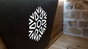 منصة إجراءات تسجيل الوصول/المغادرة